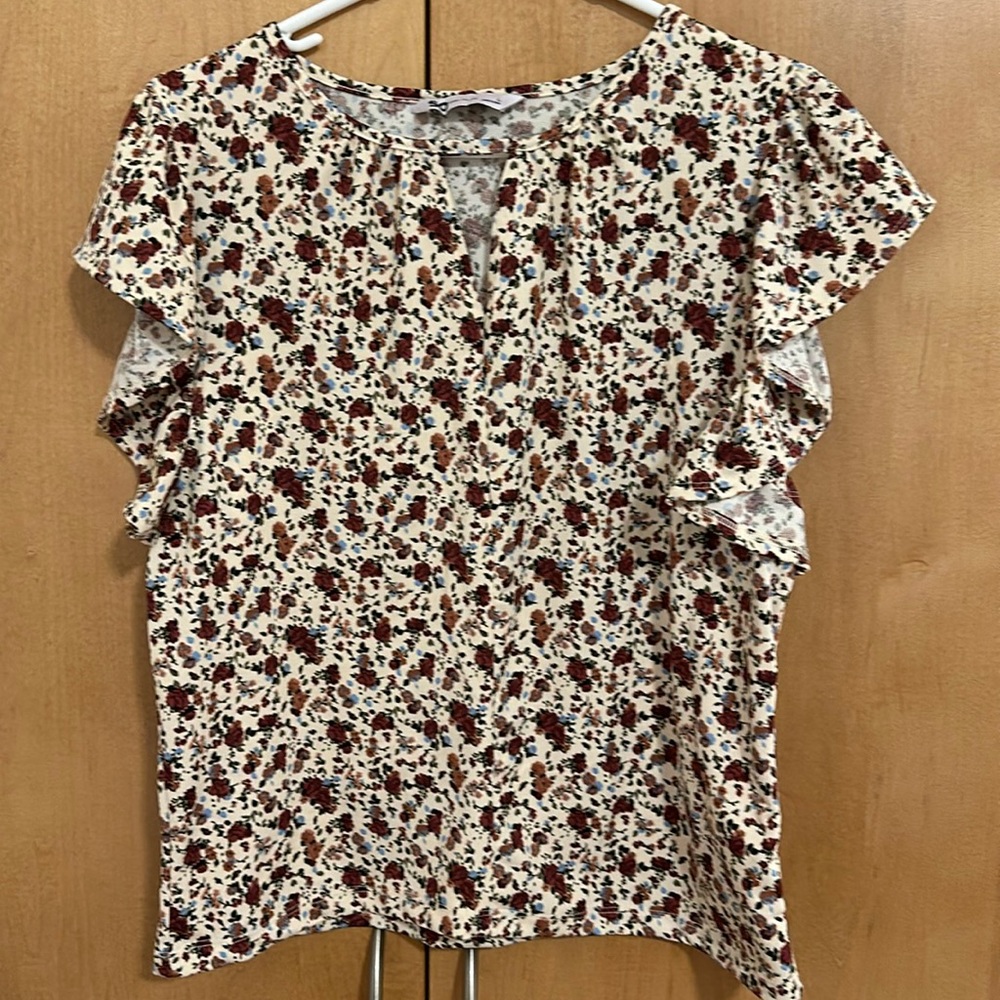 Women’s petite short sleeve top